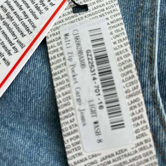 New Boohoo Jeans Light Wash Multi Zip Pocket Cargo Jeans size 4 - Picture 4 of 16